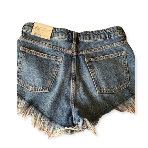Kiri high-waisted fringe Jean shorts - Picture 2 of 4